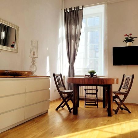 Przytulne Apartamenty W Centrum Warszawy Lok 2 Varşova Dış mekan fotoğraf
